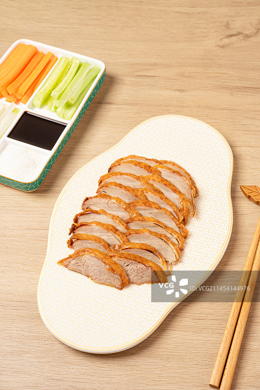盘子上的北京烤鸭图片素材