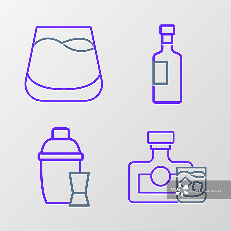 威士忌酒瓶和玻璃杯鸡尾酒调酒器图片素材
