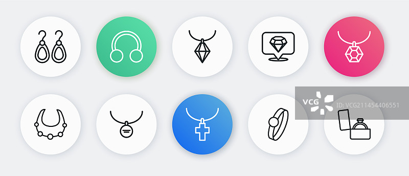 链坠上的基督教十字架图片素材