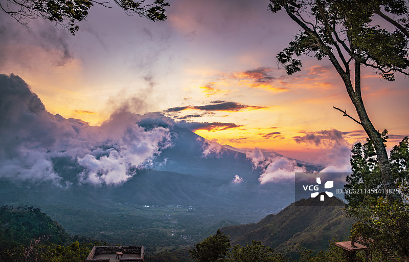 巴厘岛阿贡火山之日落Sunset at Mount Agung, Bali图片素材