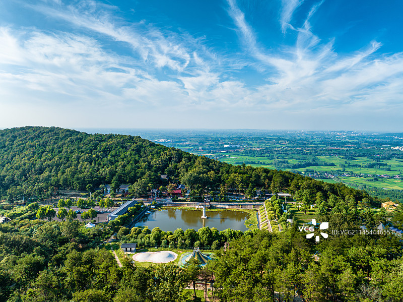 航拍信阳固始安山森林公园图片素材