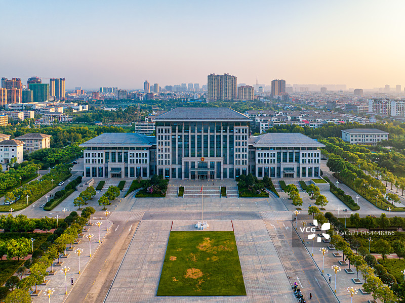 航拍信阳固始县政府广场图片素材