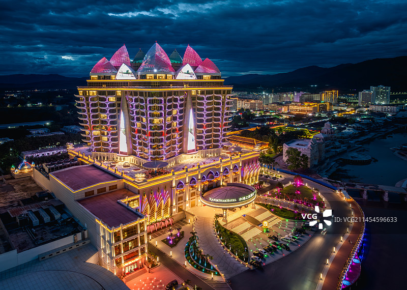 老挝金三角特区木棉之星酒店城市夜景航拍图片素材