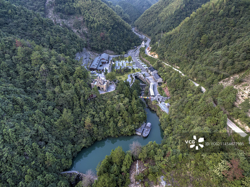 浙江磐安县风崖谷景区游客中心航拍图片素材