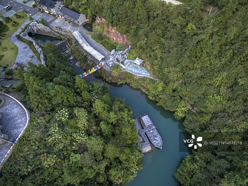 浙江磐安县风崖谷景区月亮湖航拍图片素材