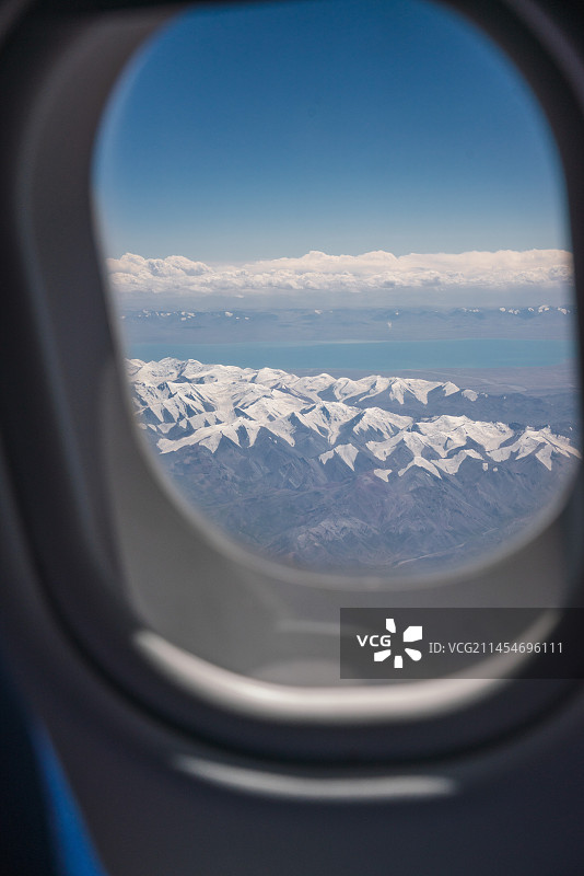 飞机舷窗外的雪山 旅行图片素材