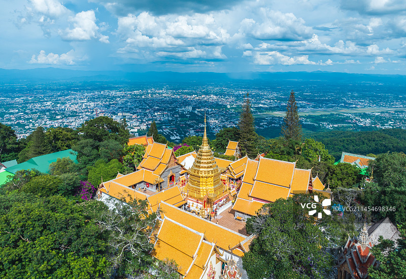 泰国清迈素贴山双龙寺寺庙航拍风光图片素材