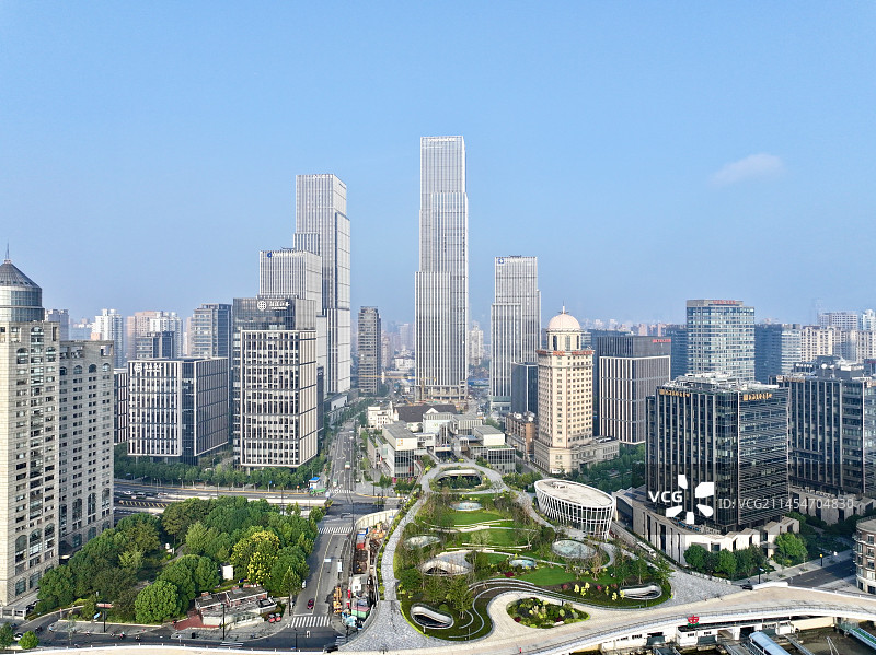 清晨董家渡绿地外滩中心图片素材