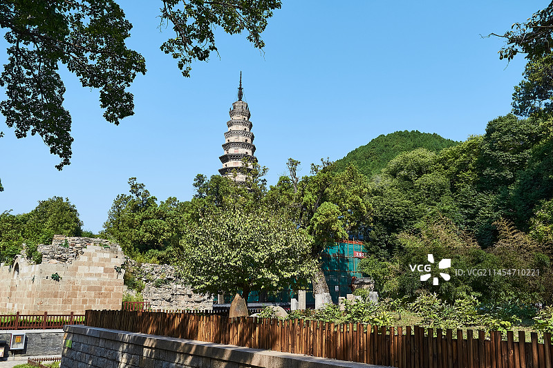千年古刹灵岩寺塔林图片素材