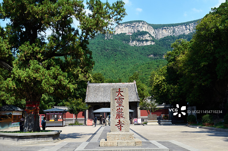 千年古刹灵岩寺塔林图片素材