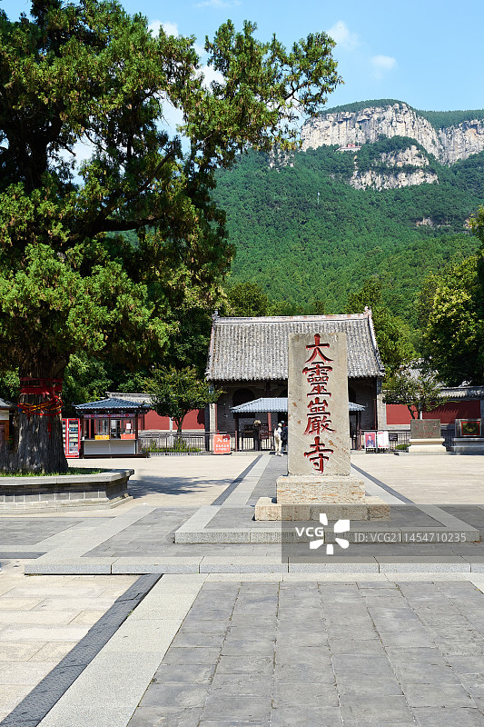千年古刹灵岩寺塔林图片素材