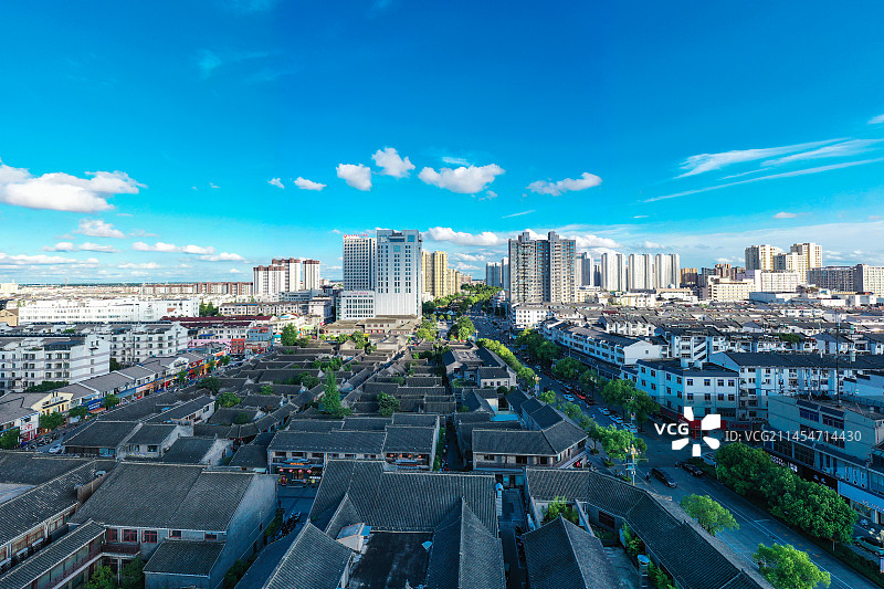 古街与现代城市交汇，航拍泰州姜堰图片素材