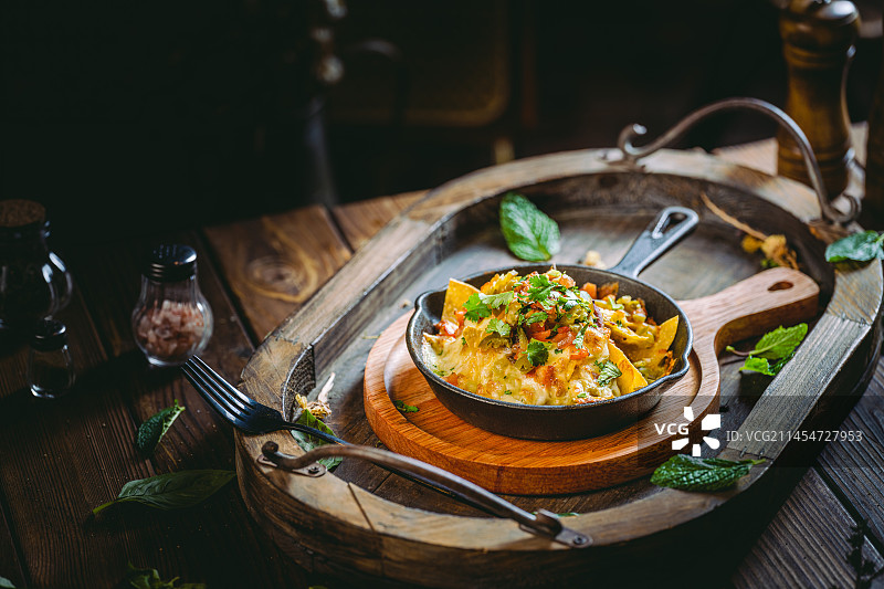 西式乡村风格 西式乡村餐桌上的芝士焗南瓜图片素材