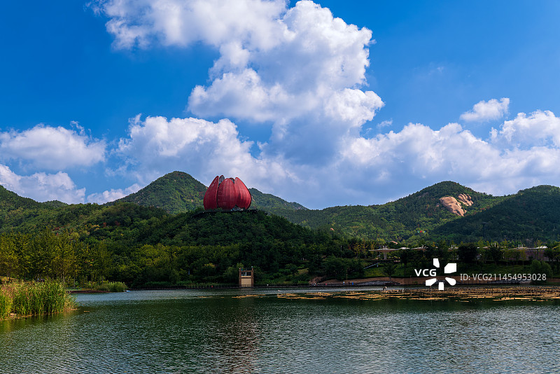 青岛世博园天水湖的秋天图片素材
