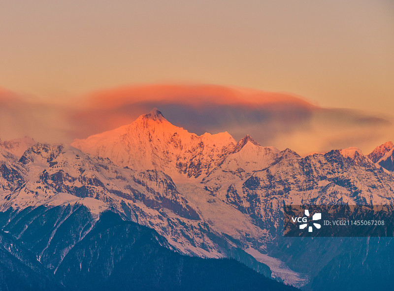 晚霞，山峰图片素材