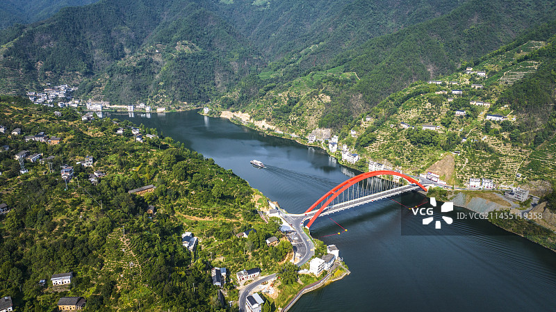 安徽黄山歙县新安江街口大桥图片素材