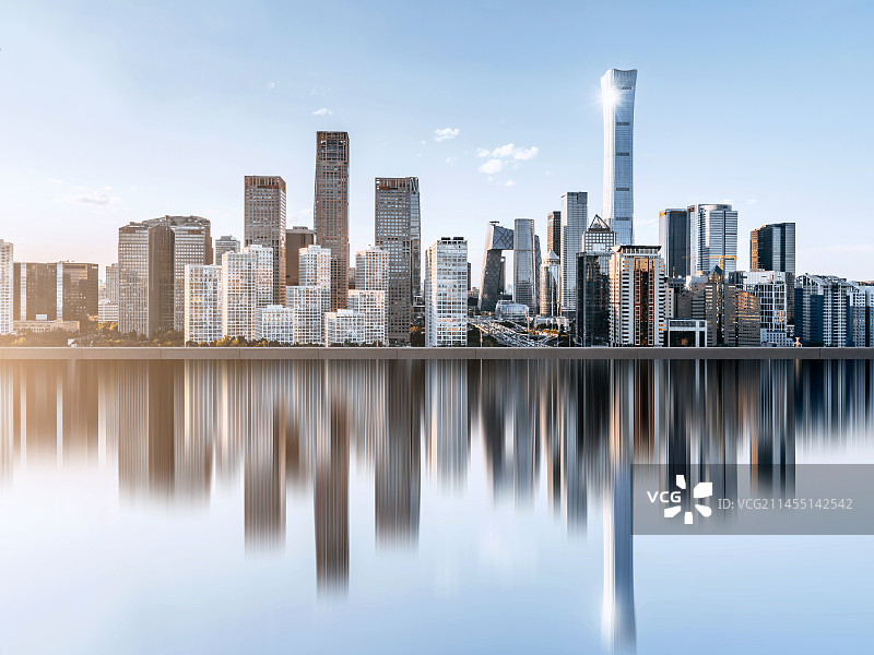 中国北京国贸CBD城市天际线建筑群创意水面倒影图片素材