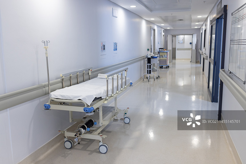 医院走廊病床医疗设备图片素材