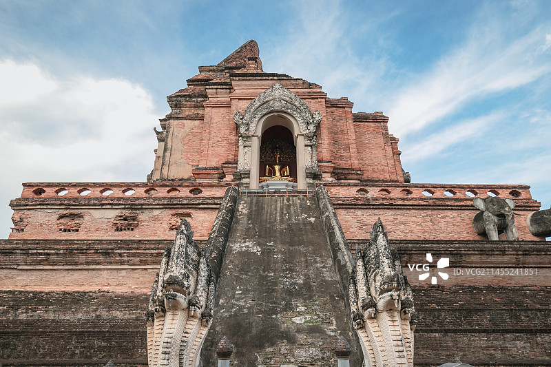 泰国清迈古城大佛塔契迪龙寺建筑风光图片素材