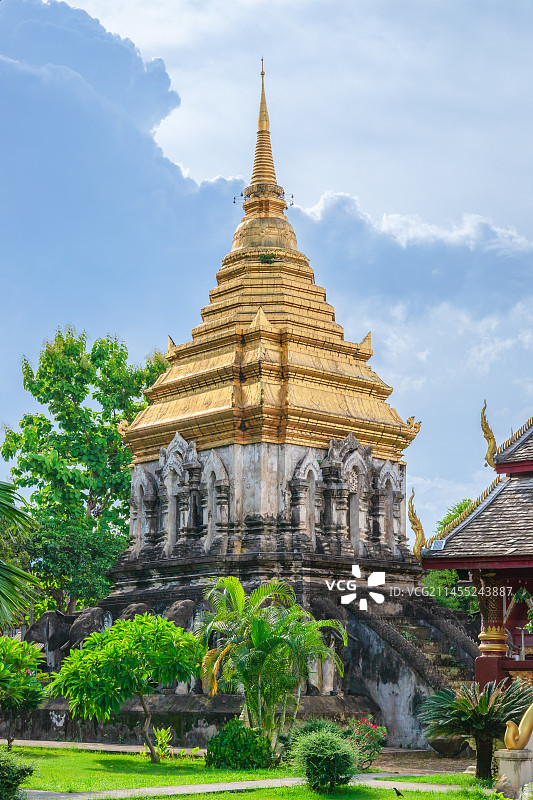 泰国清迈古城清曼寺佛塔园林景观图片素材
