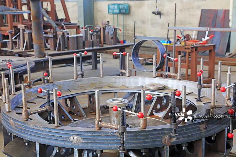 工厂里的机械平台图片素材