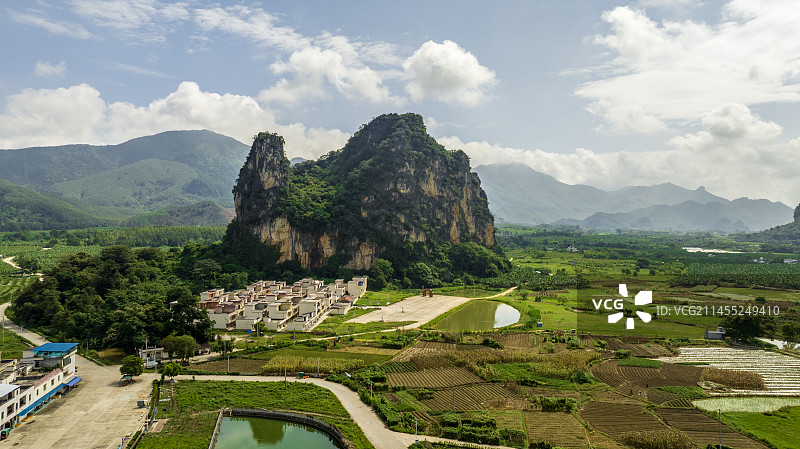 航拍广东清远市英西峰林风景区骆驼峰图片素材