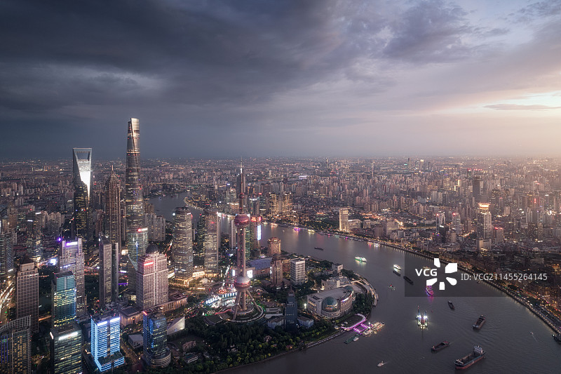 上海浦东陆家嘴城市风光天际线图片素材
