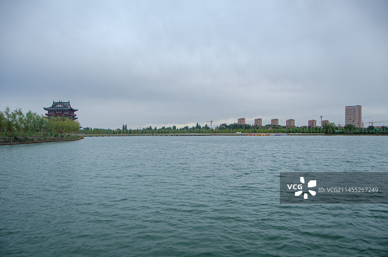 新疆阿克苏市沙雅渭干河景区 雁鸣湖图片素材