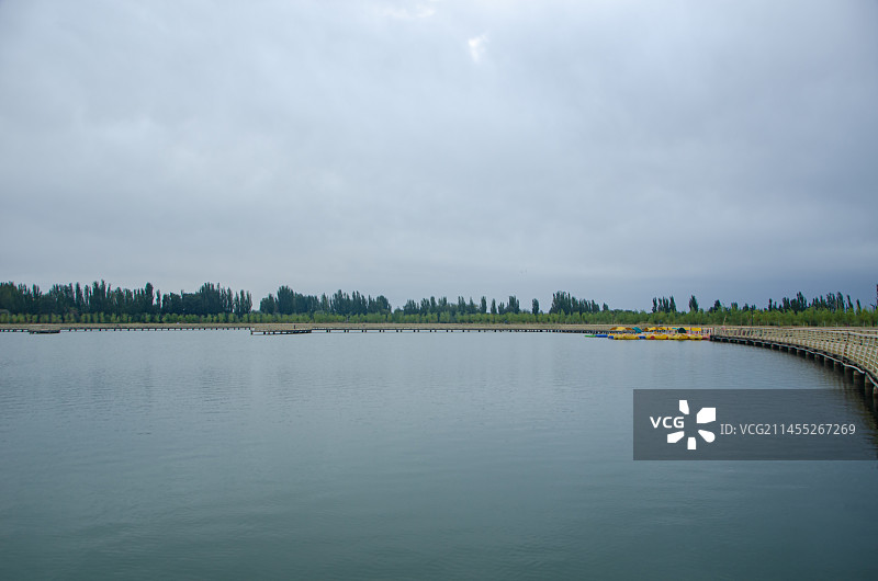 新疆阿克苏市沙雅渭干河景区 雁鸣湖图片素材