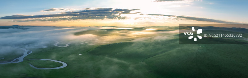 夏季呼伦贝尔莫尔格河大气震撼草原美景图片素材