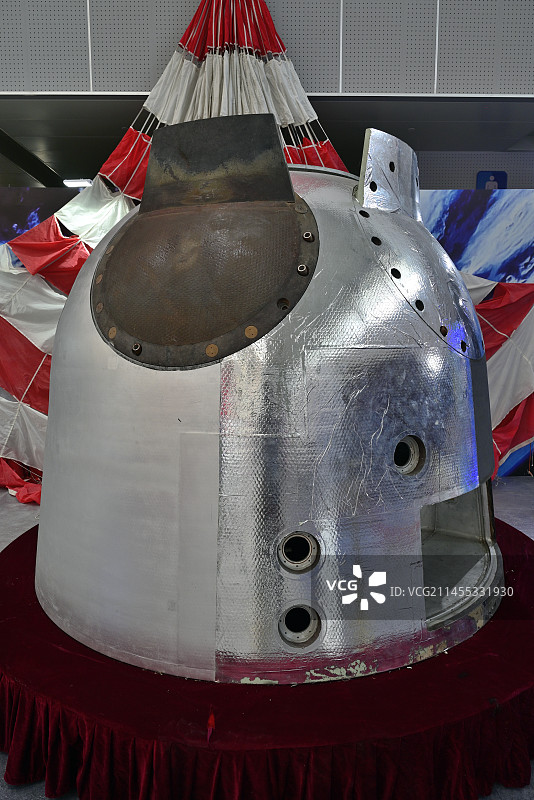 《“筑梦太空”航天探索基地》——“神舟飞船”返回舱（实物）图片素材