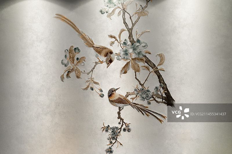 中式传统墙壁花鸟刺绣图片素材