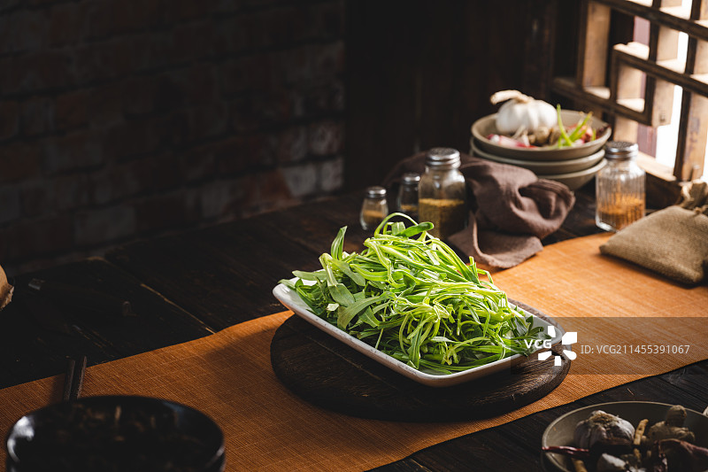 中式复古农家菜汤锅野菜汤锅图片素材