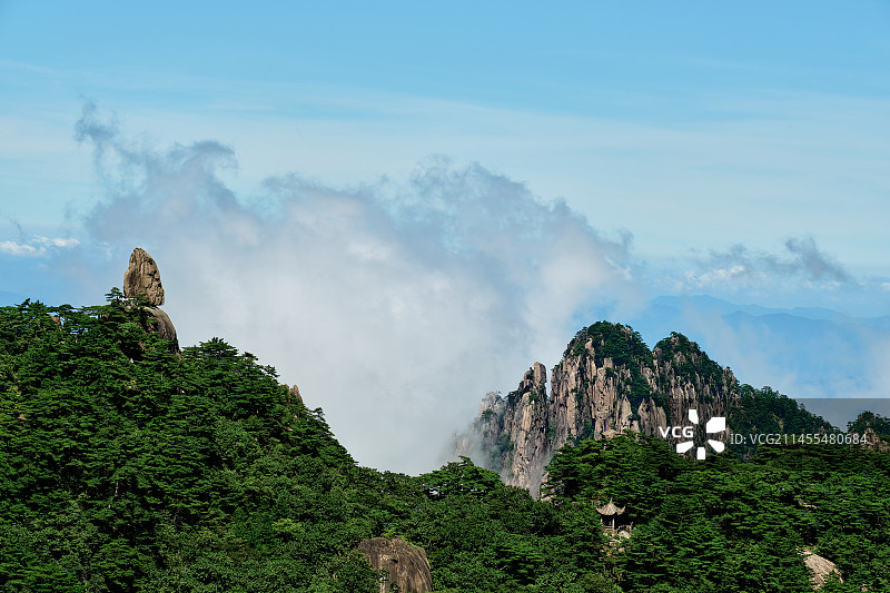 安徽黄山飞来石云海图片素材
