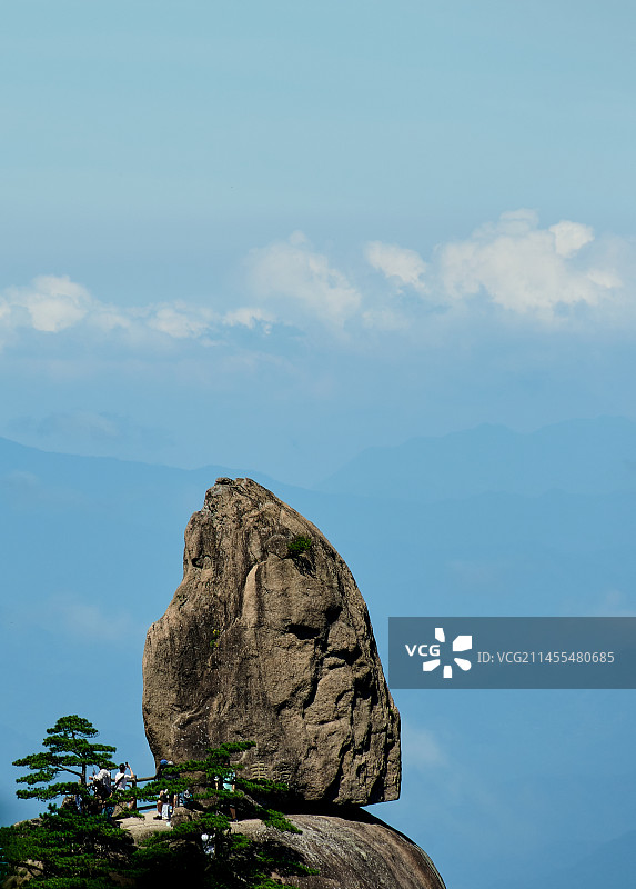 安徽黄山飞来石云海图片素材