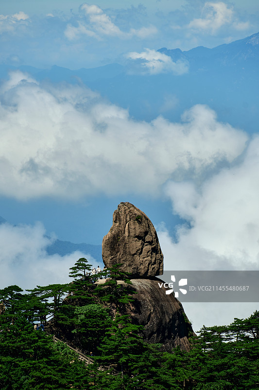 安徽黄山飞来石云海图片素材