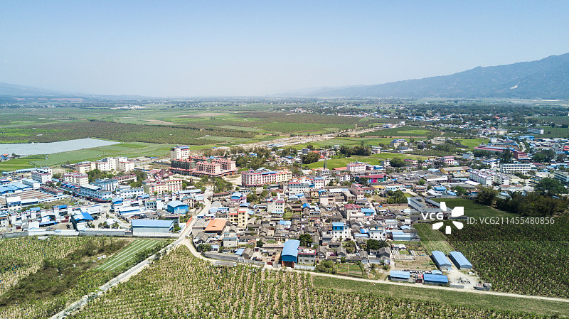 航拍云南瑞丽中缅边境弄岛镇风景图片素材