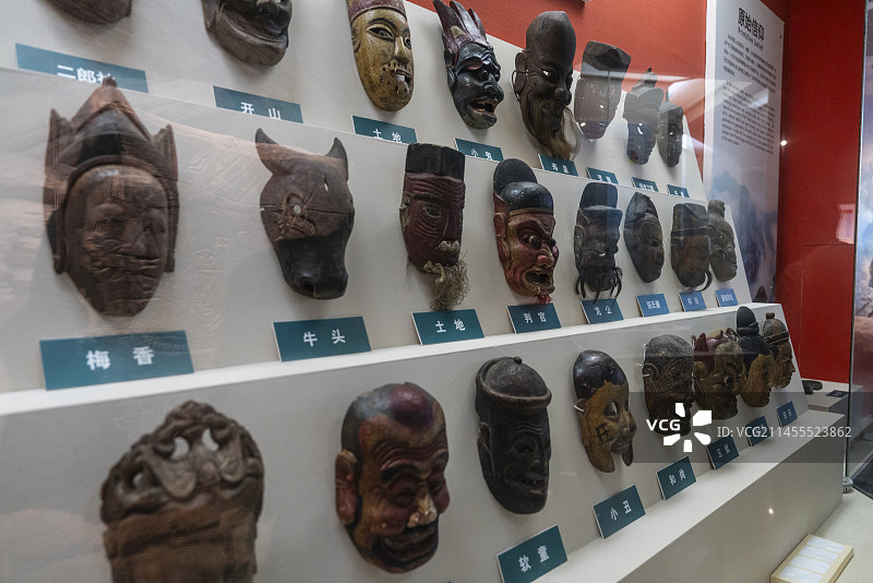 傩戏表演面具图片素材