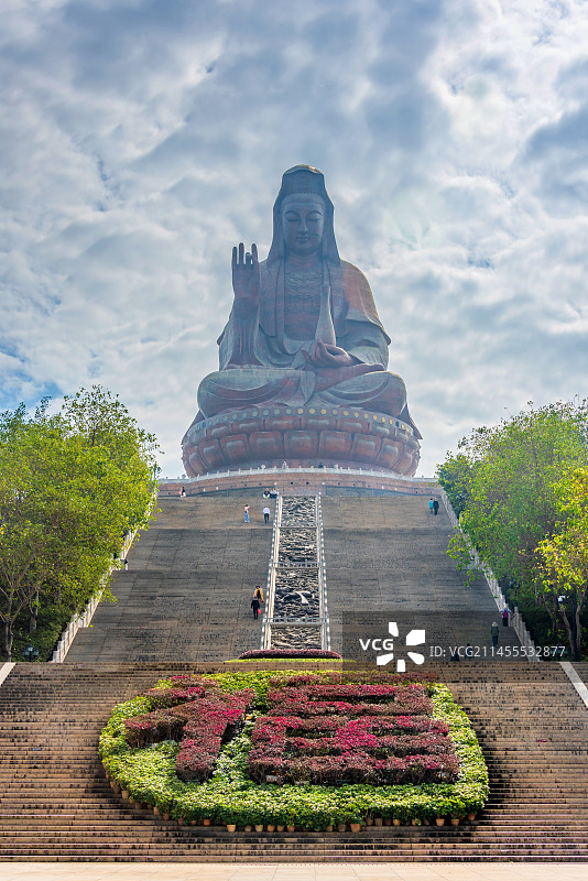 中国广东佛山西樵山宝峰寺露天大佛图片素材