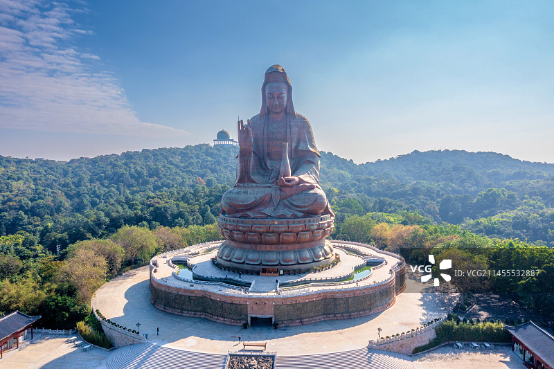 中国广东佛山西樵山宝峰寺露天大佛图片素材