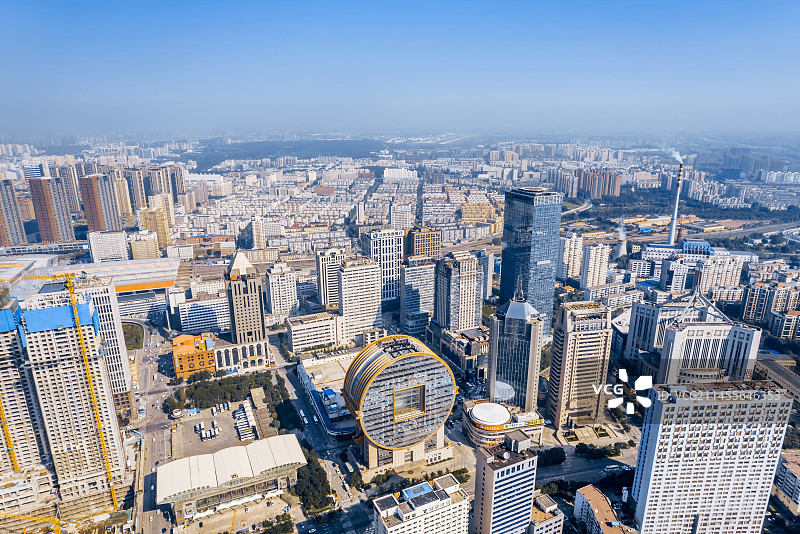 中国辽宁沈阳方圆大厦金融区城市天际线航拍图片素材