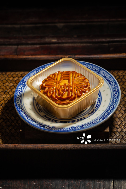 中式节日美食中秋月饼图片素材