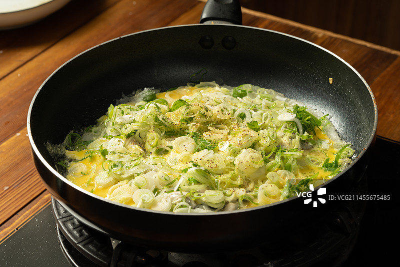 中国闽台潮特色传统小吃蚵仔煎图片素材