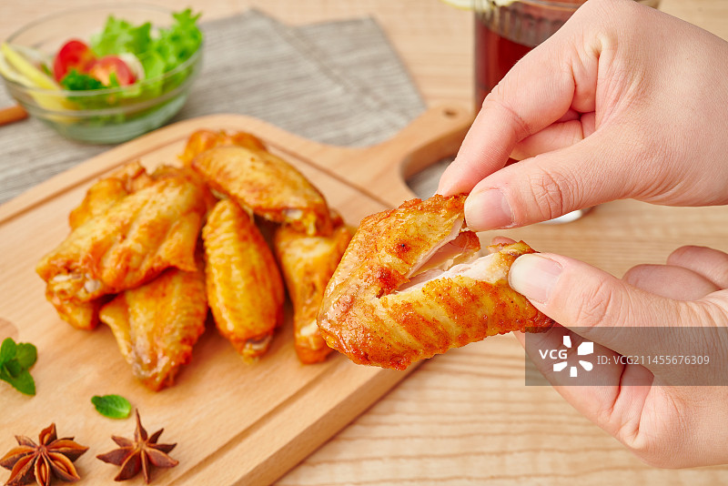 奥尔良风味鸡翅图片素材