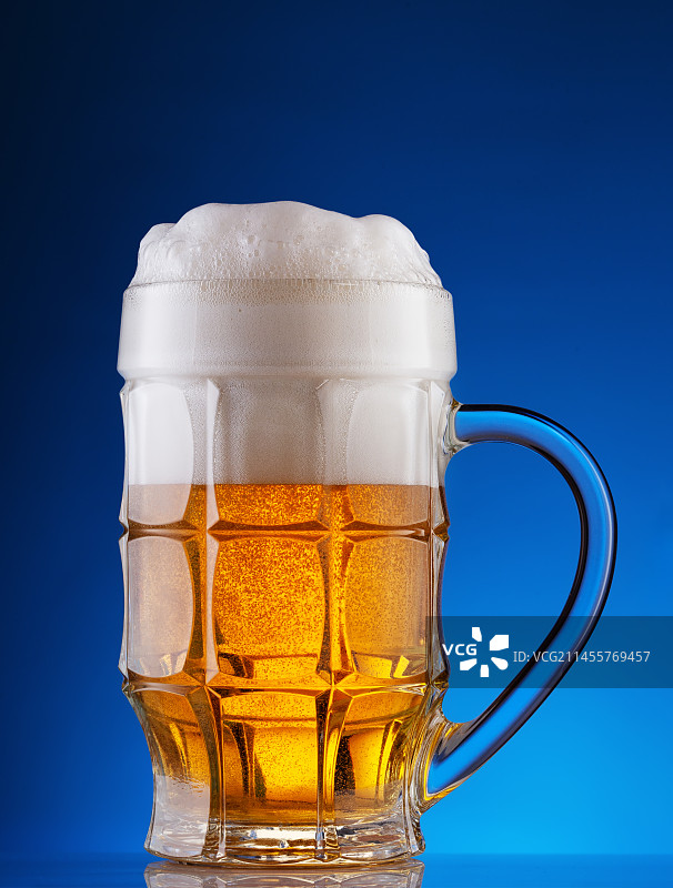 玻璃杯拍摄酒量啤酒图片素材