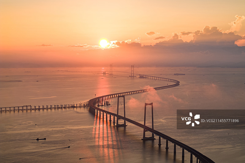 深中通道日出航拍图片素材