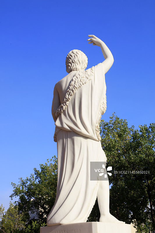 河北唐山天主教堂人物雕塑图片素材