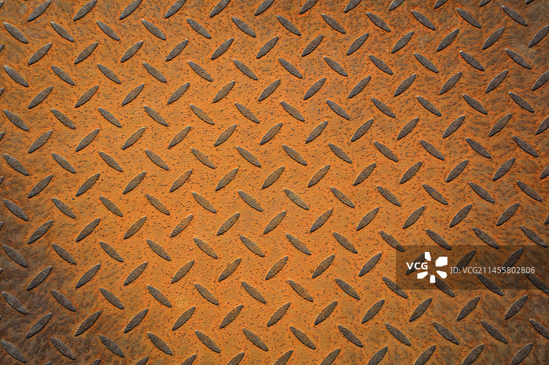 氧化生锈的防滑钢板图片素材