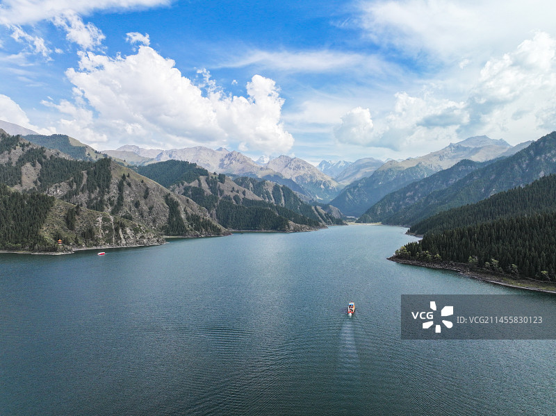新疆阜康天山天池风光航拍图片素材