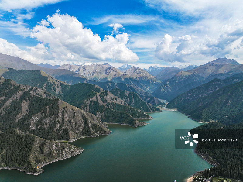 新疆阜康天山天池风光航拍图片素材